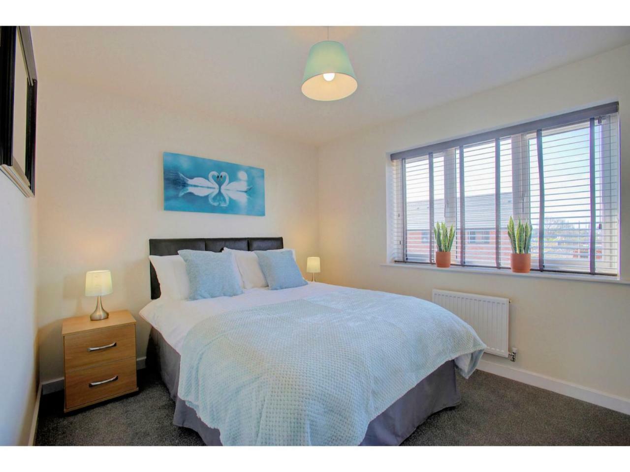 Newly Built, Splendid House For 5 In Manchester!