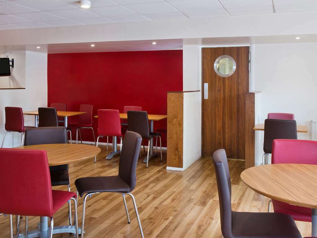 Travelodge Sportcity Hotel 3*
