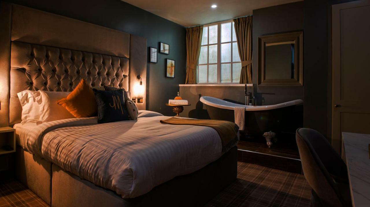 Hotel Hall 4*
