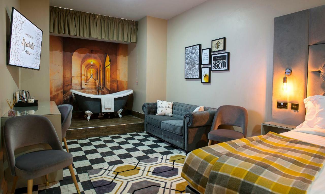 Hotel Hall