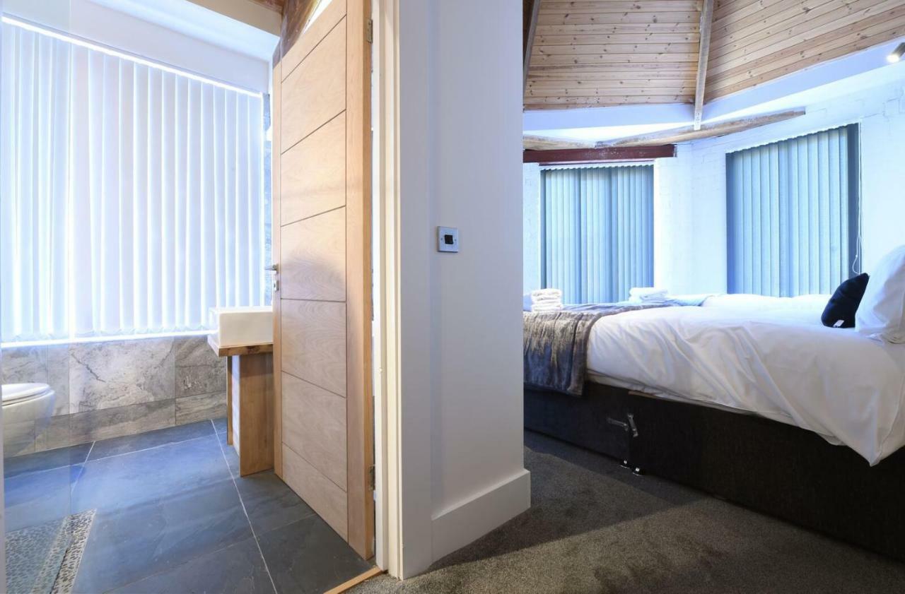 Stunning Penthouse Slps 20 Manchester