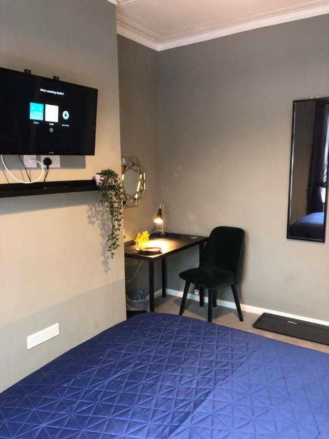 Guest house 1. Stylish Private Double Near Centre Manchester