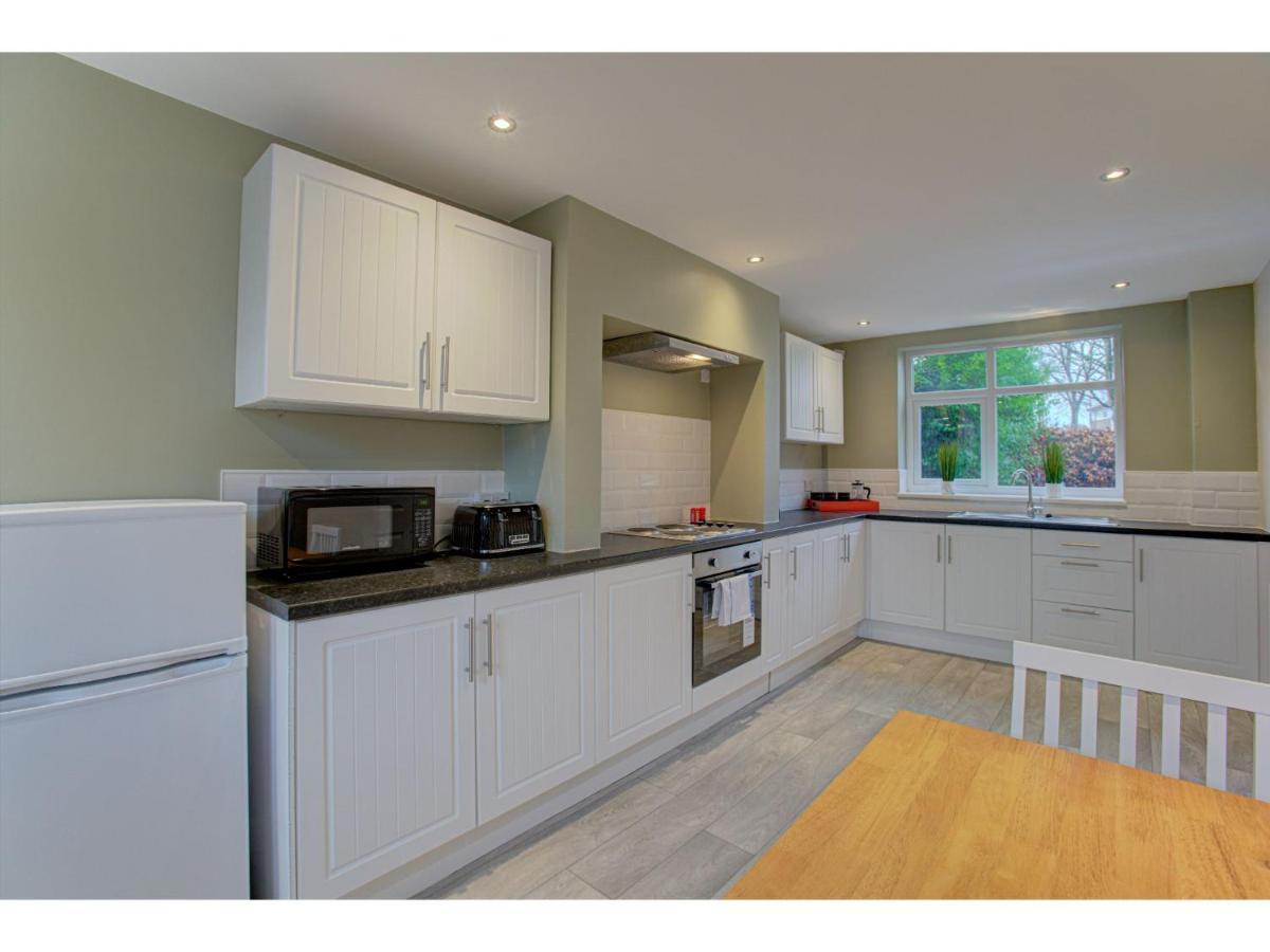 Gorgeous 3 Bed Near Airport Holiday home