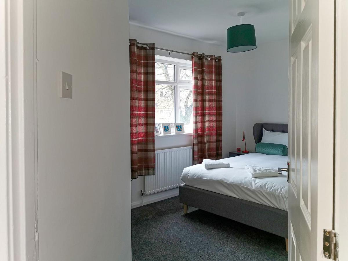 Gorgeous 3 Bed Near Airport Holiday home *