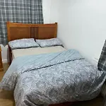 Lovely 2 Bedroom Apartment With Free Parking