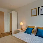 Lovely 2-Bed Apartment In Manchester With Parking