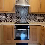 2 Bedroom Apartment With Free Parking Wi-Fi, Very Close To Ao Arena & City Centre
