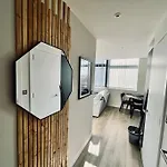 Stunning One Bedroom Apartment In Old Trafford