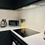 Stunning One Bedroom Apartment In Old Trafford