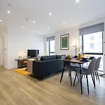 Oscar House - 1 Bed City Apartment