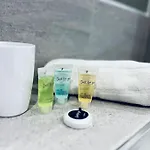 Cozy And Modern 1 Bed Apartment In Prime Location