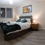 Manchester 1Bed Apartment, Free Parking For Two, Long Term Discounts