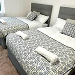 Failsworth Apartment 4 - Free Parking ,Group Stay, Contractors