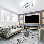Stunning Home Excellent Location