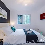 Large 5 Bedroom House With Pool Table & Parking By Vista Stays Short Lets Manchester