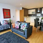 Pass The Keys Stunning Views Canal Side Flat With Free Parking