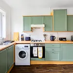 Trafford Eden - 3 Bed Home Near Old Trafford And Trafford Centre With Free Parking