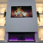 Full, Modern Family House In Salford