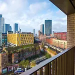 Sleek Apartment In Manchester By 53 Degrees Property, Ideal For Couples, Amazing Location!