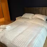 Central Mcr, Large 2 Bedroom Apartment, Parking!