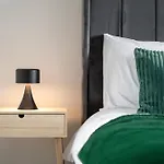 3 Bed Near Etihad Stadium