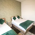 Ideal For Groups - 2 Bedroom Apartment - Free Parking, Transit Links, Close To Stadiums
