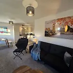 2Br Apt, Etihad Stadium, City Access, Sleeps 6