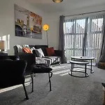 2Br Apt, Etihad Stadium, City Access, Sleeps 6