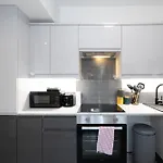 Private Ensuite Rooms With Kitchen Access By Irwell Stays