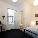 Private Ensuite Rooms With Kitchen Access By Irwell Stays