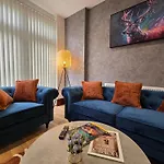 Collegehouse-Businessready-Freeparking&Wifi