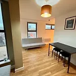 City Centre 2 Bed Apartment With A Balcony