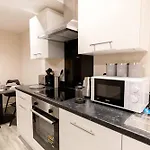 Spacious & Contemporary 2 Bed Manchester Apartment