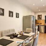 Clarence Co-Living - Private Room Self-Cater