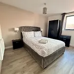 City Centre 2 Bed Apartment With A Balcony