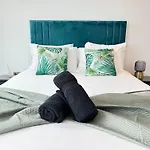 3 Bedroom Penthouse In The City Centre Deansgate New Build High Floor
