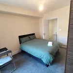 En-Suite Double-Bedroom In The Heart Of Salford Manchester Perfect For Short Stays
