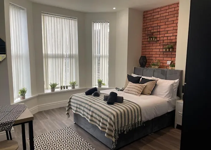 Deluxe Centrally Located Studio Apt In Manchester