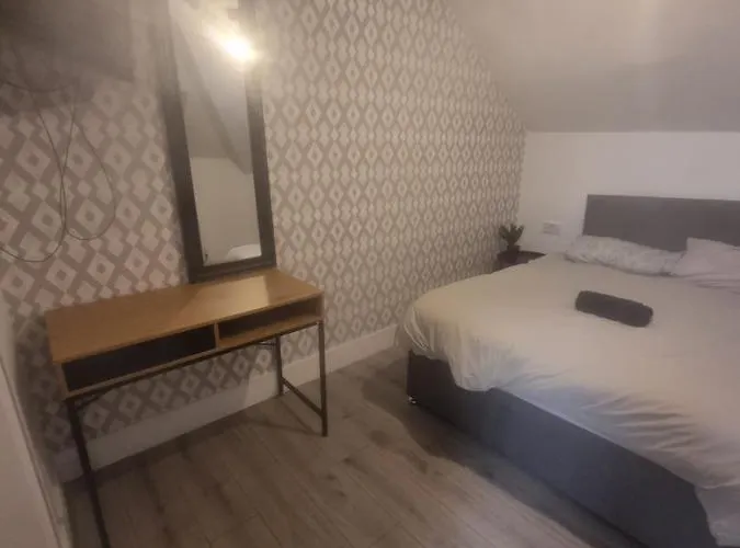 Room 4 With Bathroom In Levenshulme