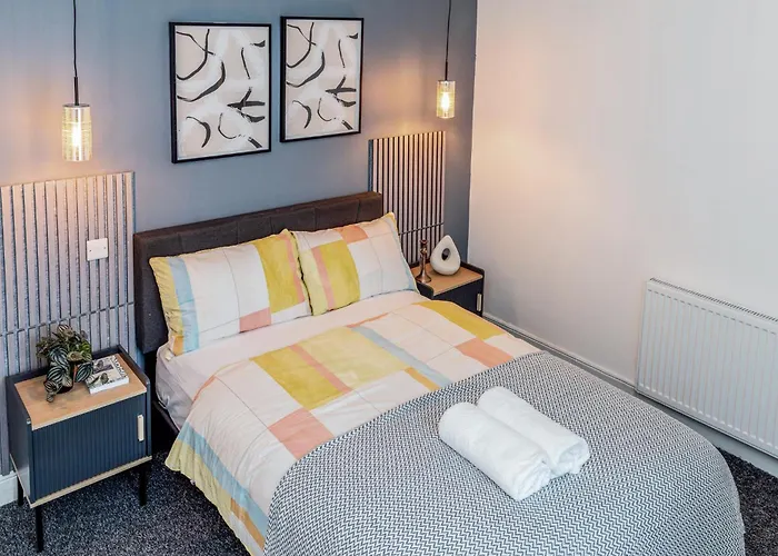 Stylish 2 Bed House 7Mins To Manchester City Center