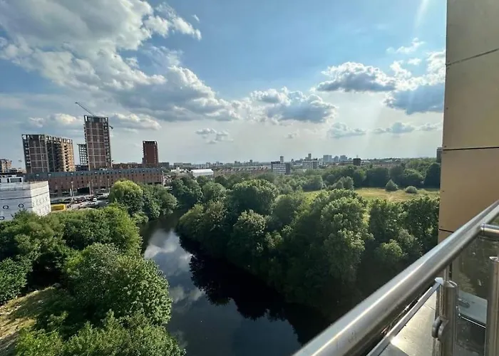 Chic 1 Bed Mcr Ap W/Balcony- Sleeps 4