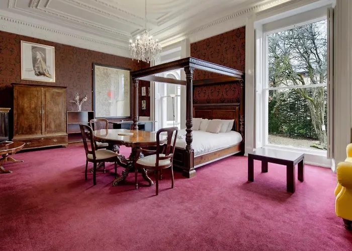 Pass The Keys The King Room Free Parking