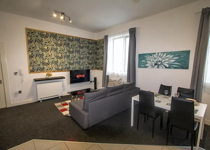 Ideal For Groups - 2 Bedroom Apartment - Free Parking, Transit Links, Close To Stadiums
