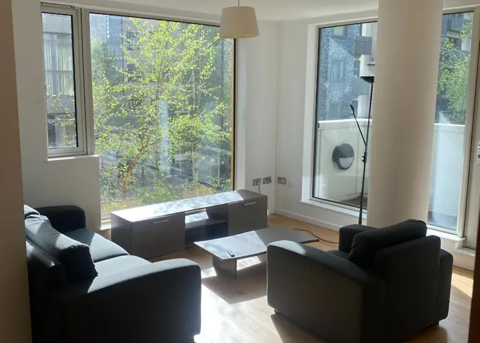 2 Bedroom Apartment In The Heart Of Manchester City Centre