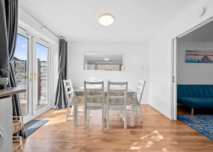 3Bdr Gated Parking Near City Centre