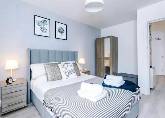 Spacious 2-Bed Apartment In Manchester By Prymeo, Great For Business Stays - Sleeps 4