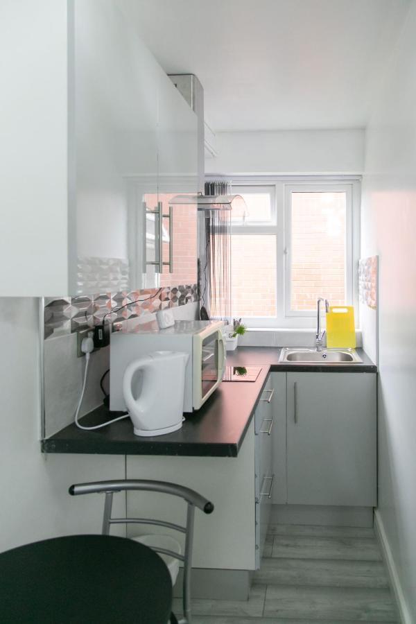 Cheetham Hills Apartment *