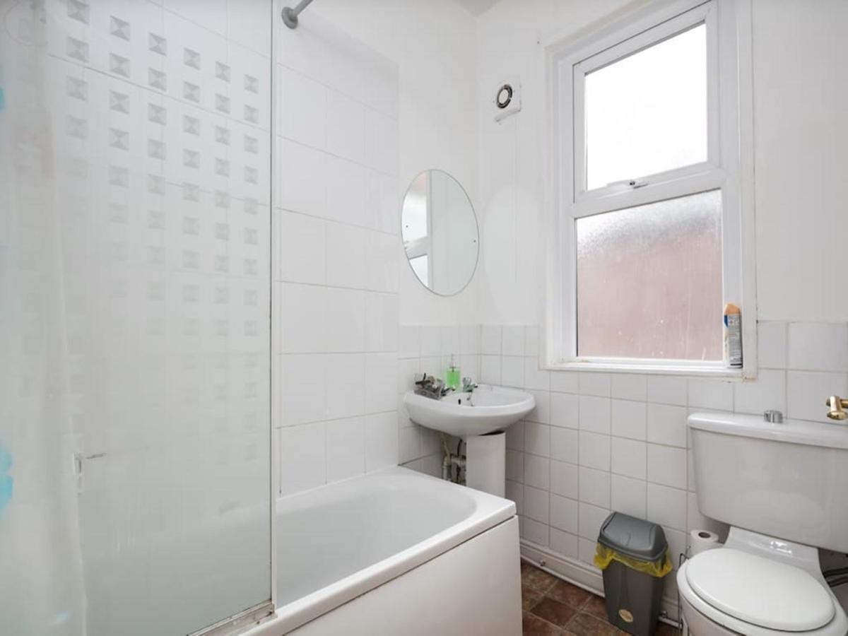 Accommodatie bij particulieren Short Term Shared R&r In Chorlton *