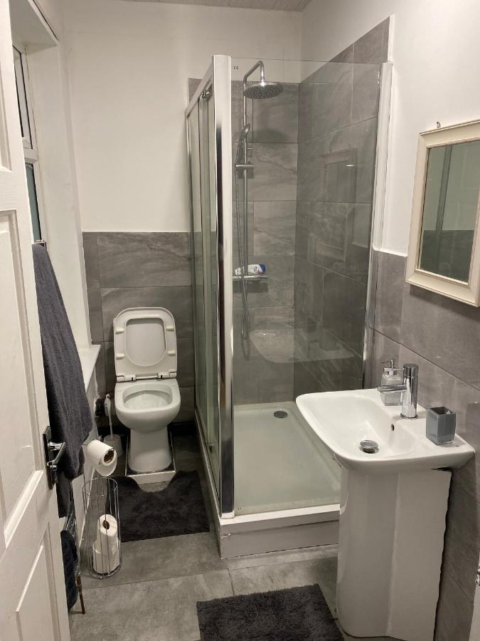 Lovely 2 Bedroom With Free Parking Appartement *