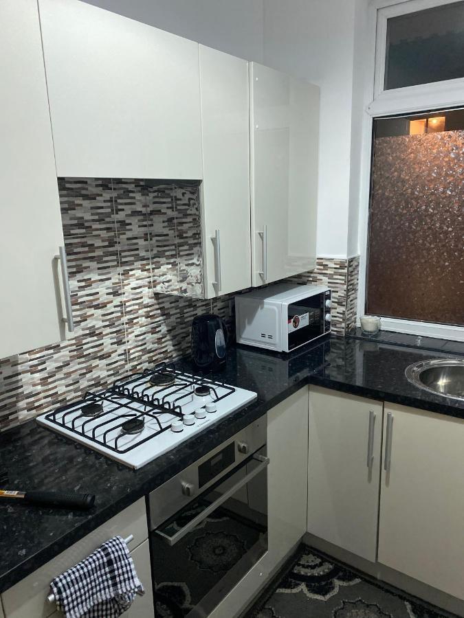 Lovely 2 Bedroom With Free Parking *